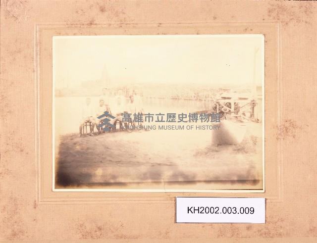 蔡炭先生與同僚在台北中興橋測量工作藏品圖，第1張