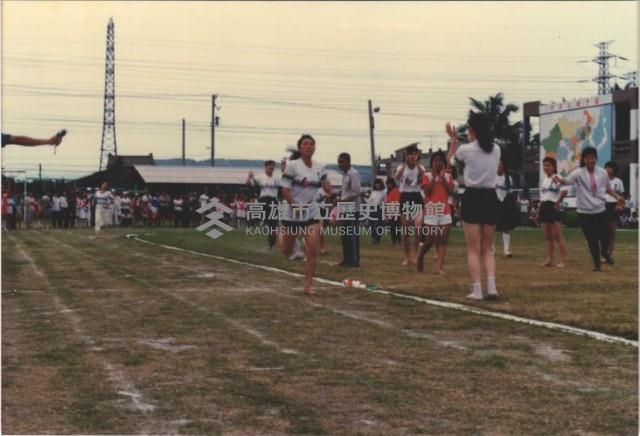 高雄市小港區鳳鳴國民小學學校暨社區聯合運動會－大隊接力比賽-2藏品圖，第1張