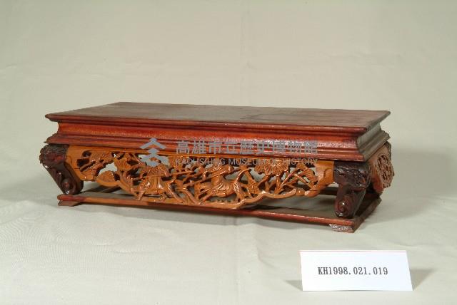 人物透雕束腰宣爐几藏品圖，第1張
