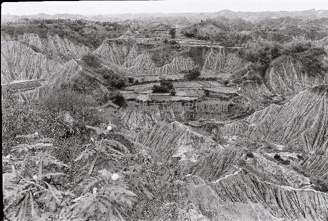 月世界風貌藏品圖，第1張