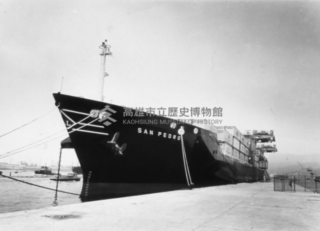全貨櫃輪裝卸作業藏品圖，第1張