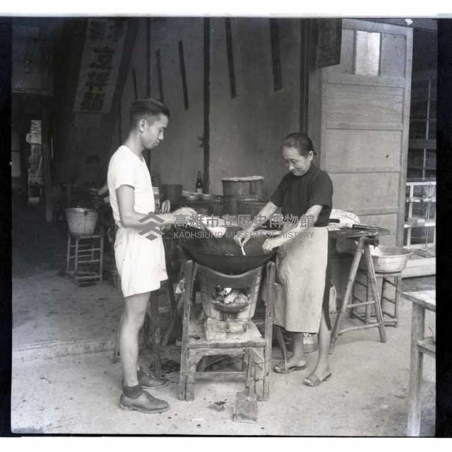 炸油條的老太太藏品圖，第1張