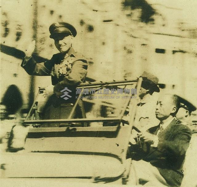 蔣介石主席暨夫人蒞臺參加光復一週年紀念大會照片-1藏品圖，第1張