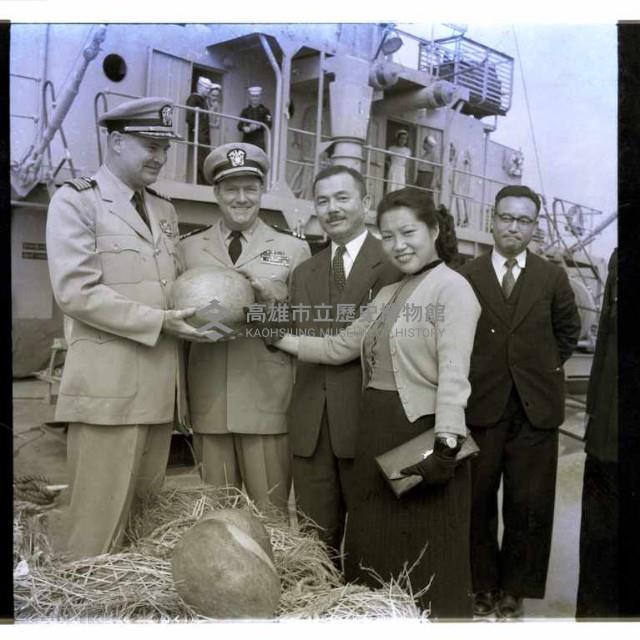 高市參議長林仁和贈美海軍西瓜藏品圖，第1張