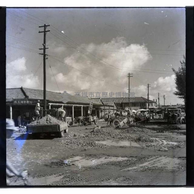 高雄市整修菜市場門前馬路藏品圖，第1張