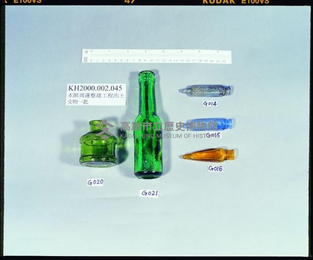 A047：花葉紋豆青瓷杯、A051：白瓷碗底足、A059：白瓷碗底足、A115：鶴紋印花青花碗圈足、A158：「高雄市役所」款瓷杯、A159：「高雄市役所」款瓷杯、A160：「高雄市役所」款瓷杯、A161：高雄市徽蝠紋青花瓷杯蓋、A162：高雄市徽蝠紋青花瓷杯蓋、A164：福壽款青花印花碗、A166：纏枝喜字紋青花碗藏品圖，第11張