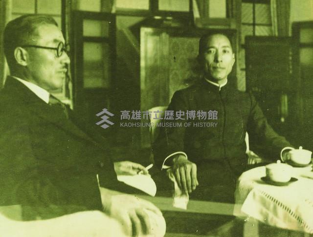 小島猛市長與前市長宗藤大陸合影藏品圖，第1張