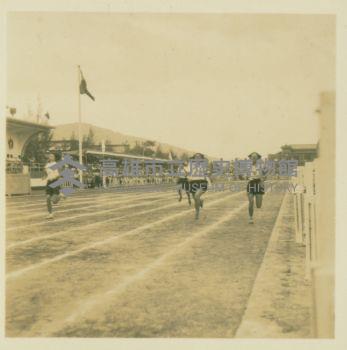 第五屆全省運動大會特撮高雄市體育場內含照片48張藏品圖，第13張