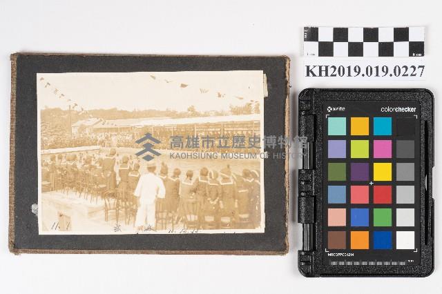 屏女學生於落成式游泳藏品圖，第1張