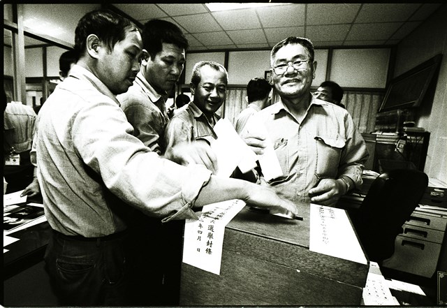 羅興階參展作品「工會民主」投票(數位檔)的圖片