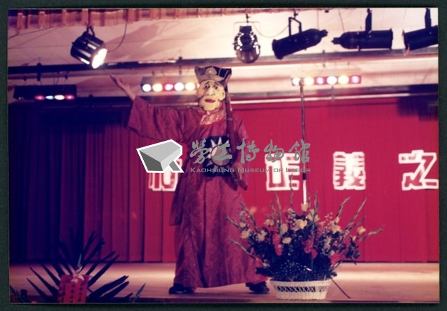 1992年5月24日勞陣募款晚會「社會正義之夜」行動劇表演相片數位檔藏品圖，第1張