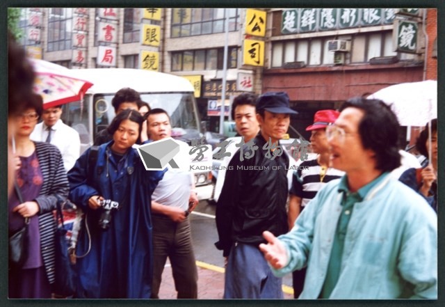 1992年5月22日勞陣抗議銀行員工會幹部周永福被非法調職相片數位檔藏品圖，第1張