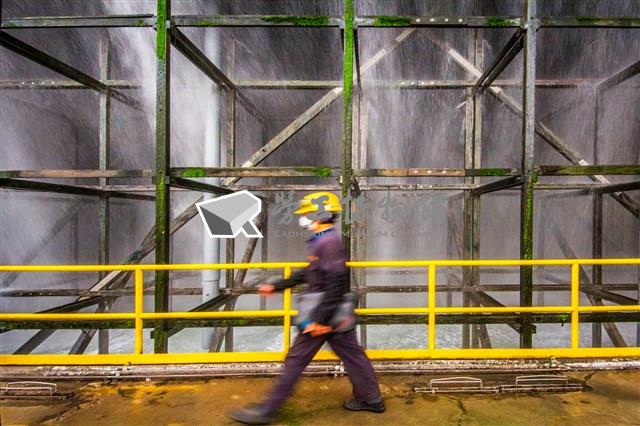 勞動影像暨說故事徵集比賽作品〈巡視〉吳玉麟攝藏品圖，第1張