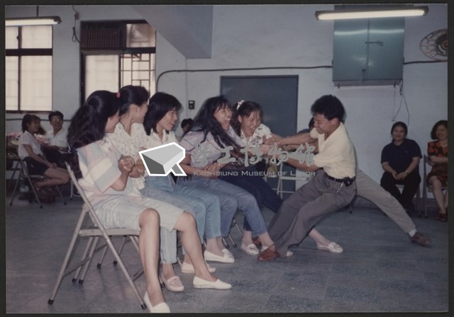 1992年6月29~30日嘉隆關廠工人進行組訓之相片數位檔藏品圖，第1張