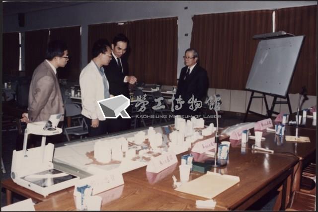 台泥高雄廠區土地變更使用案鼓山區居民說明會照片藏品圖，第30張