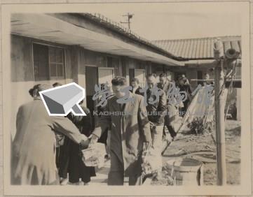 電信工會慰問一江新邨烈屬相片藏品圖，第4張