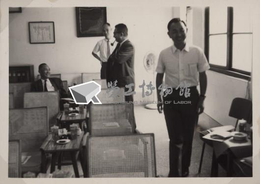 台肥公司《五十五年三月監察委員視察本廠》照片1藏品圖，第2張