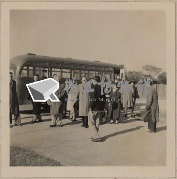 電信工會慰問一江新邨烈屬相片藏品圖，第2張