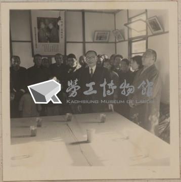 電信工會慰問一江新邨烈屬相片藏品圖，第6張