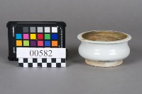 白釉香爐藏品圖，第1張