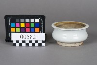 白釉香爐藏品圖，第4張