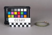 銀手環藏品圖，第2張