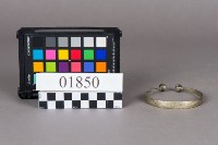 銀手環藏品圖，第1張