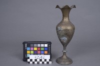 高足長頸瓶藏品圖，第3張