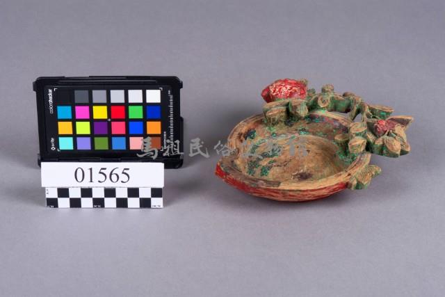 雕花桃形木盤藏品圖，第1張