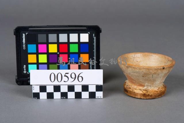 白瓷鋸口杯藏品圖，第2張