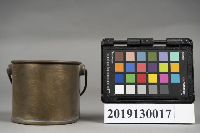 銅製容器的圖片