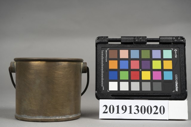 銅製容器的圖片