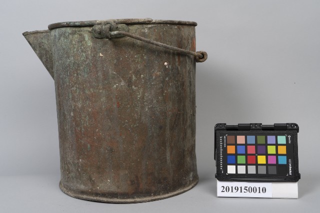 銅製油桶