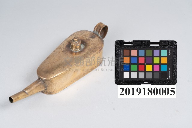 尖嘴銅製油壺藏品圖，第7張