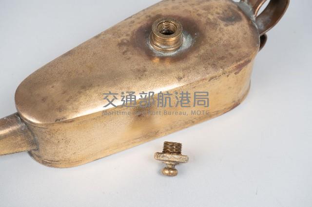 尖嘴銅製油壺藏品圖，第8張