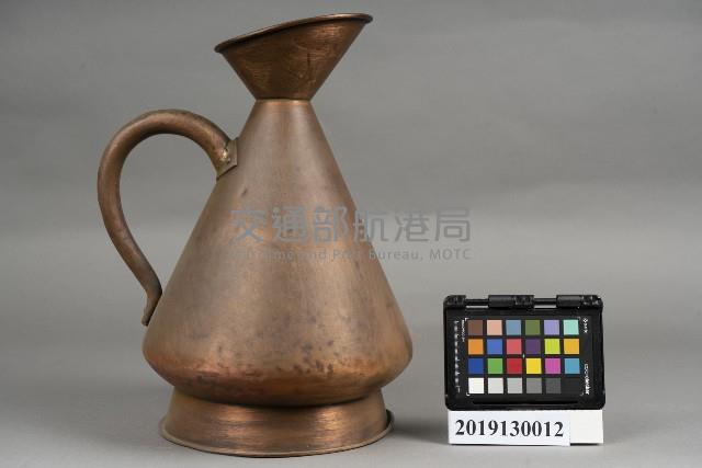 銅製油壺藏品圖，第1張