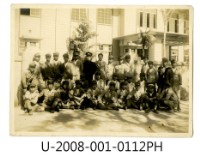 臺南州立臺南專修工業學校學生合照於校門前藏品圖，第1張