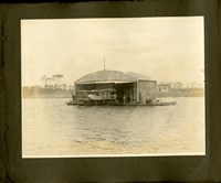 《王助相簿》戊型三號在浮動廠棚內藏品圖，第1張