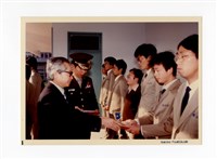 〈七十四年第二學期開學典禮頒發優秀社團奬〉照片藏品圖，第1張