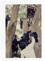 〈學生攀城牆〉照片藏品圖，第1張