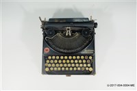 Remington Portable Typewriter  Collection Image, Figure 2, Total 4 Figures