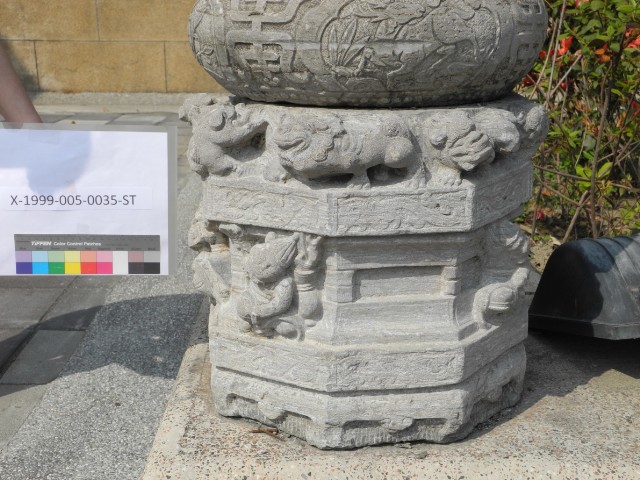 八角形柱礎的圖片