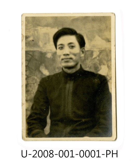 A teacher at Tainan Prefecture Tainan Industrial Secondary School 