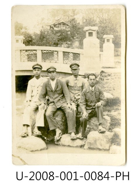 Xu Lin An with his classmate at Tainan Prefecture Tainan Industrial Secondary School