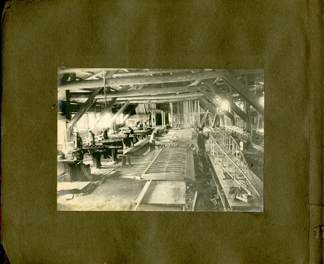 Photo of factory of "Chia type Seaplane Trainer Ⅰ" at Wong Tsoo's album 