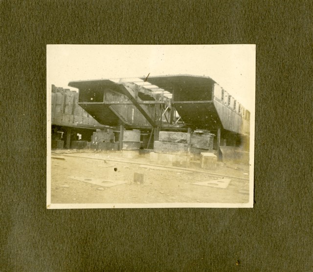 Photo of "The pontoon Ⅰ, 1922" at Wong Tsoo's album 