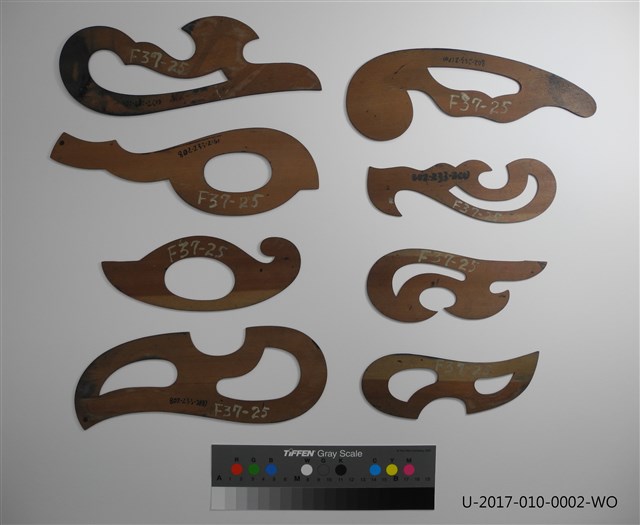 CURVE PLATE