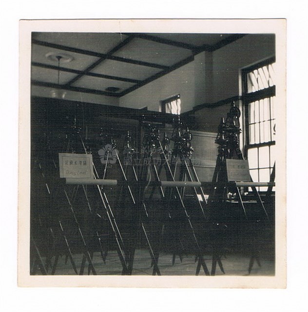 土木系之儀器展示藏品圖，第1張