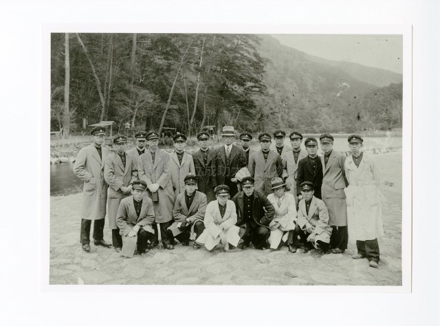臺南高等工業學校學生於日本參觀旅行合影藏品圖，第1張