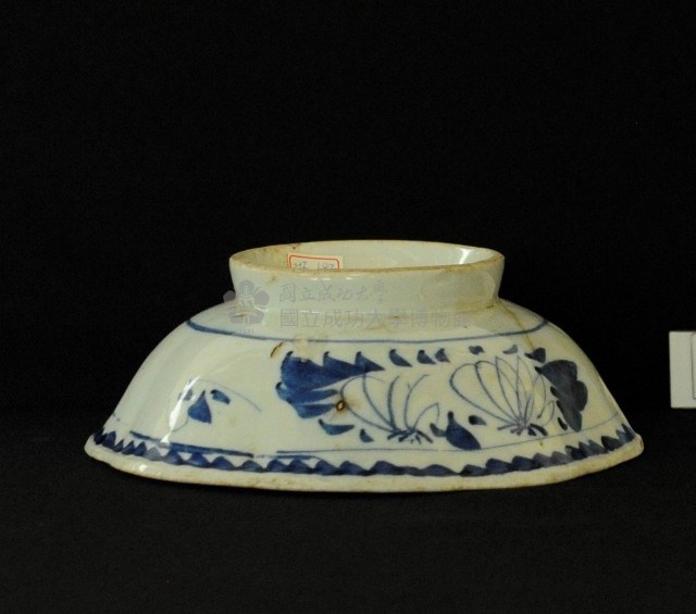 青花花卉小湯碗藏品圖，第1張